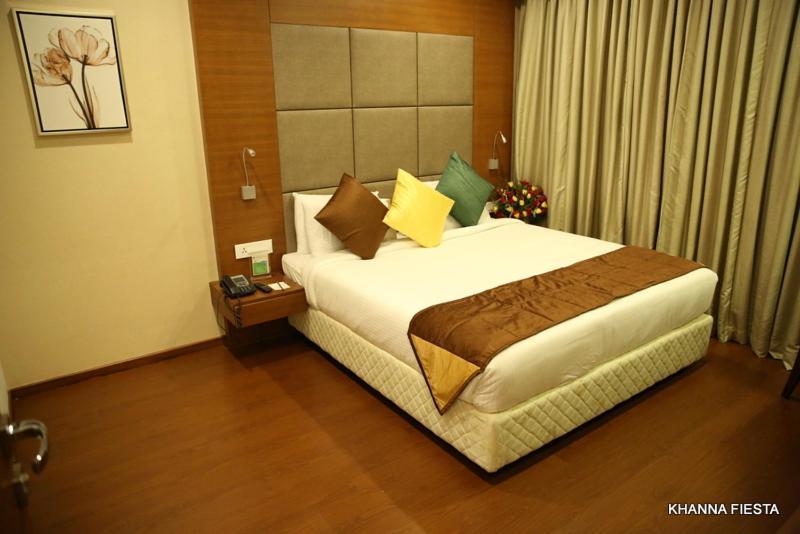 Khanna Fiesta Vellore Exterior foto